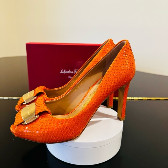 Salvatore Ferragamo Shoes - NWT Luxury Classic Chic RARE Authentic Salvatore Ferragamo Orange Python Pumps